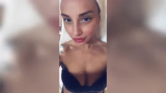 Julia Abrams onlyfans 18 12 06 2569589 my plump lips are waiting for your hard cock 626x1234