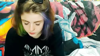 liana_nice  records herself masturbating