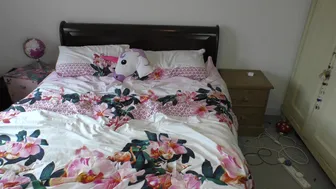 ManyVids.com  Bad Dolly Open Leg Pussy Tease in Fishnet Dress