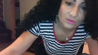 milf_remsym  camgirl pleasures herself in public chat