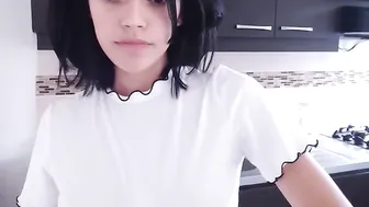 everlenn  parking glass toy inside her pussy