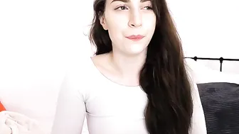 ellaveee  Ready to masturbate her terrible cunt