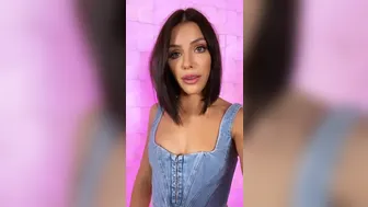 AdrianaChechik_5f2330d28f12de26ae7d4gg