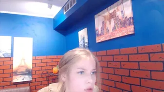 leiavelvet wonderful redhead fucks herself with a phallus