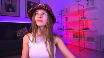 prettyalison hot chick with big booty poses in lingerie