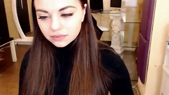 sunn_o  Showed panties and holes