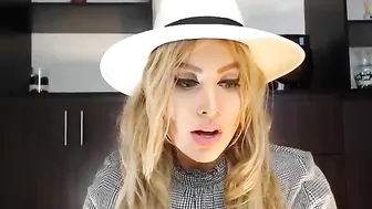 lizztayler  adult webcam show