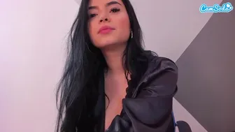 alicewilliamss modest model posing in fries