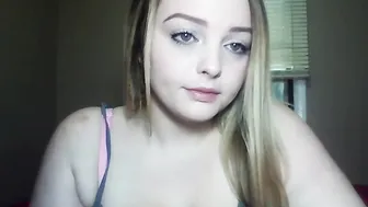 plussizekitty  Fucks Her Pussy On Webcam