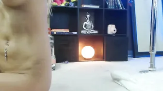 kellybarbiee  live solo