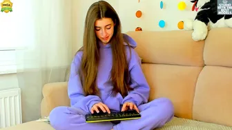 coy_amina_18092021_1513_female_chaturbate