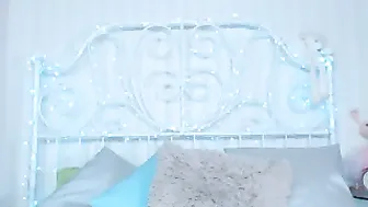 missdragonn  fingered and toyed on webcam