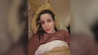 Aella Girl onlyfans 5fbb76f3c7b554fbf215f_source