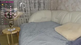 Robin-02 Погладила свою киску