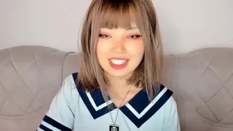 YummySoap медленно и нежно трахает свои дырочки