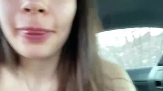 приват ласкает выбритую пилотку