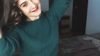 jacquievalois  parking glass toy inside her pussy