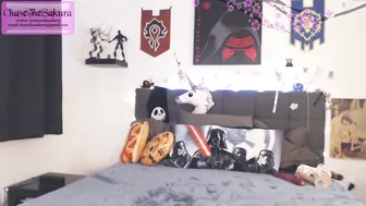 chasethesakura  Touches her pussy