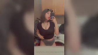 Uwucaptain666  Depraved shows off her big lips