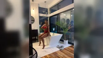 alieyarose onlyfans Cute chick fucks with a soft toy