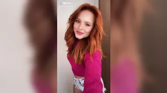 Larissa Manoela onlyfans Beautiful lady gently masturbates pussy