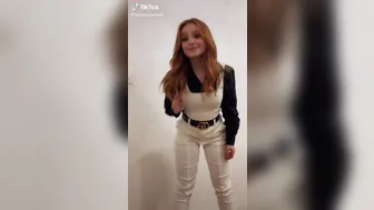 Larissa Manoela onlyfans Adult bitch fucks her ass