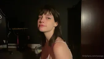 Sooogs, soogsx onlyfans Sexy wench gently masturbates pussy