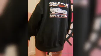 amiiinuu onlyfans Busty chick shows her charms