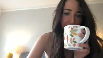 daddiesgirl69 Busty slut caresses shaved cunt