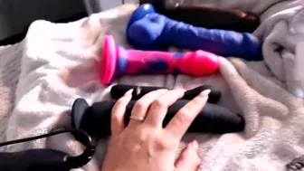 ElleBrookeUK onlyfans Busty curvy masturbates vagina