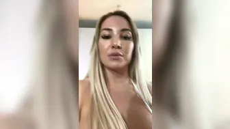 Amber Jade onlyfans Blissful bitch swaggering with big toys