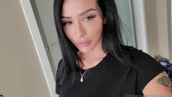 Katrina Jade onlyfans Skin in glasses shows big chest