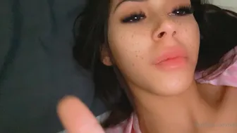 Dahyn1x aka dahyn11 onlyfans Tattooed babe jerking off her pussy