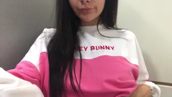 Bunnyrosex onlyfans writes pen on boobs and ass