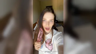 Reislin onlyfans Hot thing takes off her panties