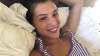 Leah Gotti onlyfans Alluring hottie has shaved pussy