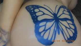 Lilly Kash (lillykash) onlyfans Busty chick poses for the camera