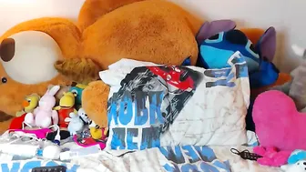 katerinsexy  fingers her ass hole