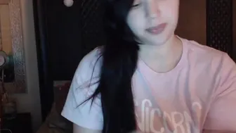 Delicious6812 chaturbate Busty young lady jumping on a strap