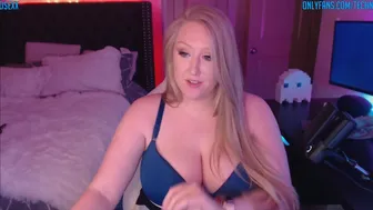 Technosexx1 chaturbate  Busty dark-skinned girl playing with the clitoris