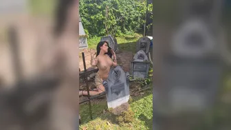 miss_marilyn  onlyfans Crazy chick masturbates both holes