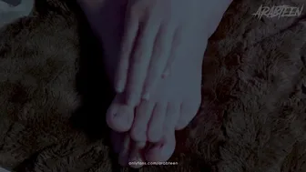 Bella Jameel aka arabteen  onlyfans  Bonga sex toy show with a teen in the shower