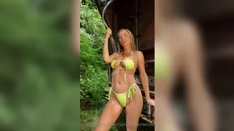 saraunderwood  onlyfans Slender beauty caresses sex lips 2022 cam show