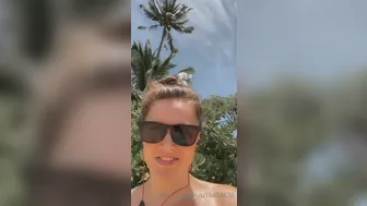 officialtoriblack  onlyfans  Little cleaning lady tries in finger