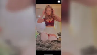 Lacy Lotus  onlyfans Big breasted passion rubs the body with oil