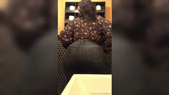 Alex Blair aka itsalexblair  onlyfans Hot beast jerking her shaved cunt