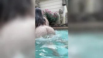 Alex Blair aka itsalexblair  onlyfans  leggy babe fucks a sex toy toy