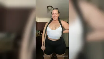 Alex Blair aka itsalexblair  onlyfans at work without panties catches orgasms