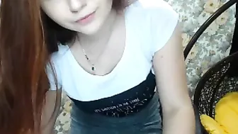 kelly_sanches  Spreads Her Legs and begin fingering her self