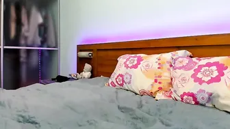 assylena  Showed its narrow hole